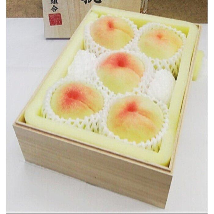 【ふるさと納税】2026年 岡山県産　白桃 5玉 (1.5kg以上) 等級：ロイヤル 木箱入り | フルーツ 果物 くだもの 食品 人気 おすすめ 送料無料 サムネイル3