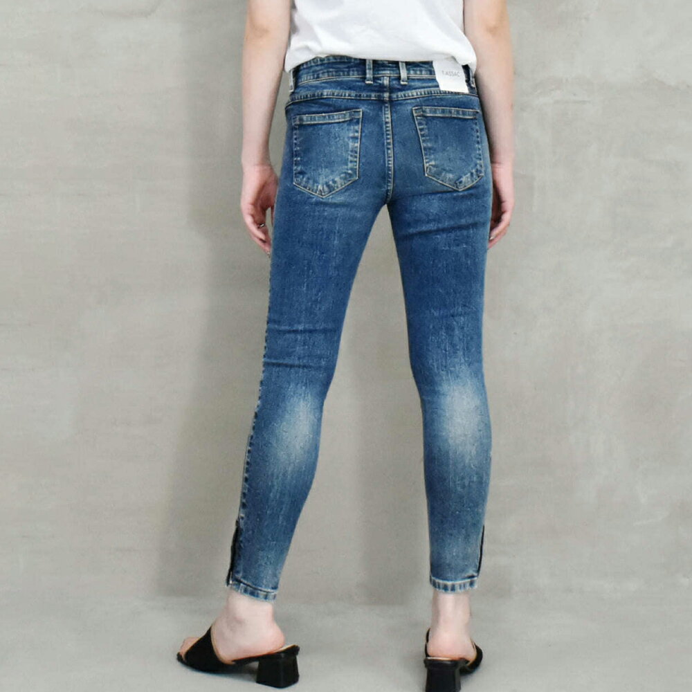 【ふるさと納税】【全2サイズ】T-ASSACレディースジーンズ「SKINNY/LIGHT INDIGO」（スキニー）選べる サイズ ファッション・デニム サムネイル3