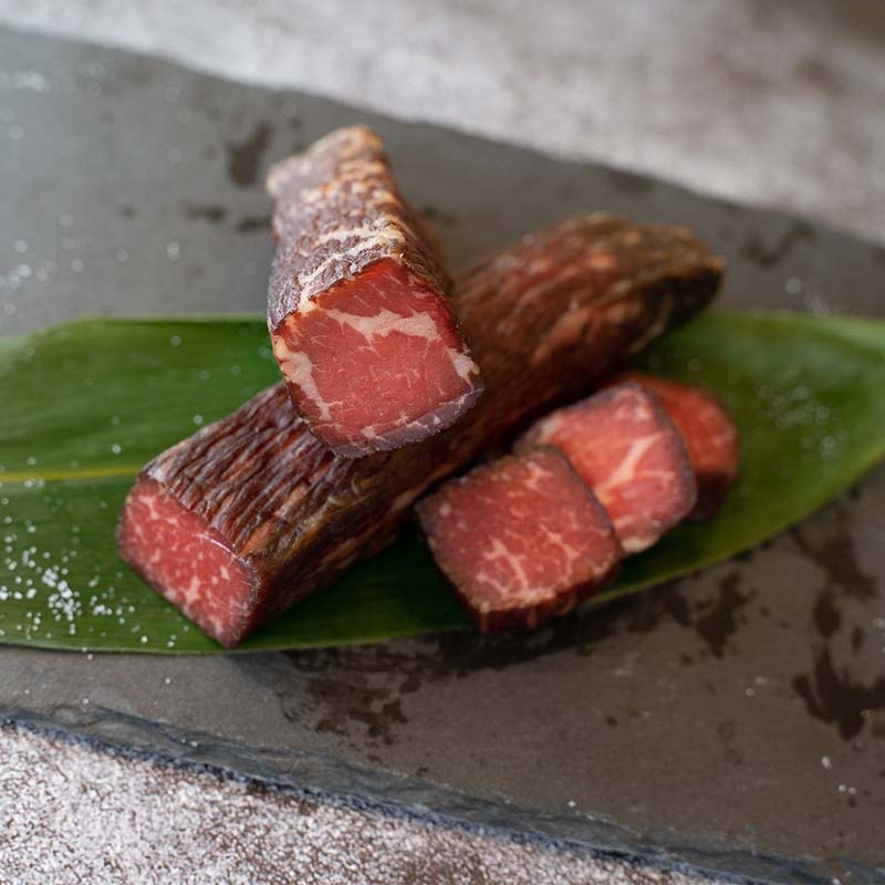【ふるさと納税】【牛肉の聖地】名物『干し肉』250g or 500g or1kg_ 肉 和牛 干し肉 お肉 牛肉 酒のアテ つまみ ご飯のお供 ビーフジャーキー 燻製 おかず 人気 おすすめ 送料無料 贈答 ギフト【配送不可地域：離島・北海道・沖縄県】【G1249278】 - 画像2