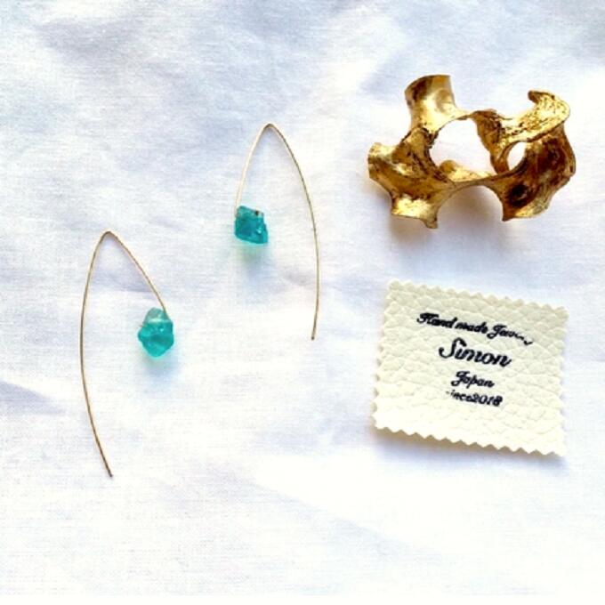 【ふるさと納税】ピアス ネオンブルー アパタイト 原石 マーキスフック K14gf サムネイル2