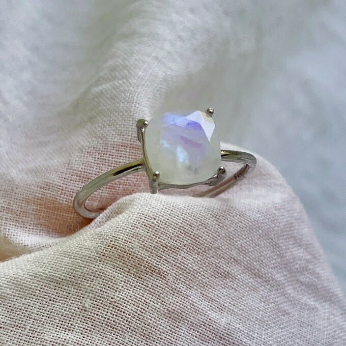 【ふるさと納税】指輪 レインボー ムーン ストーン スクエア リング フリーサイズ 7～11号程 サムネイル3