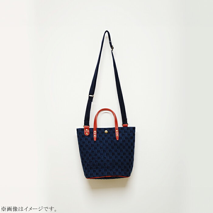 【ふるさと納税】ファッション 雑貨 日用品 バッグ 市松柄 デニム トートポシェット 鞄 かばん 小物 カバン 井原 市松デニム生地のトートポシェット 【市松ダーク革レッド】 サムネイル3
