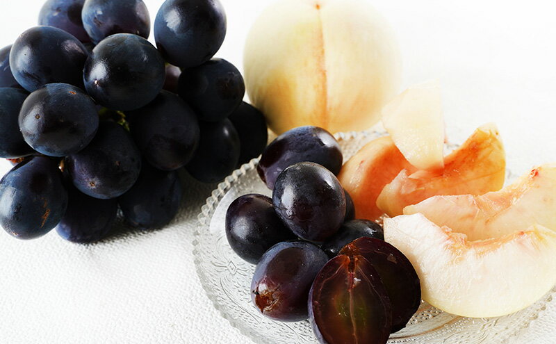 【ふるさと納税】桃 ぶどう 2026年 先行予約 果物 詰合せ 白桃 2玉（1玉220g以上）ニューピオーネ 2房（1房480g以上）化粧箱入り もも 葡萄 岡山県産 国産 フルーツ 果物 ギフト 上品な甘み とろける 強い甘み 酸味 　お届け：2026年7月下旬～2026年8月中旬 サムネイル3