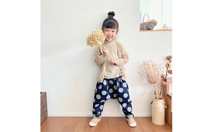 【ふるさと納税】「大きなドット」児島デニムのサルエルパンツ（約80センチ） ファッション 子供服 キッズ 　お届け：準備でき次第、順次発送いたします。※お申込・生産状況によってはお時間をいただく場合がございます。 サムネイル2