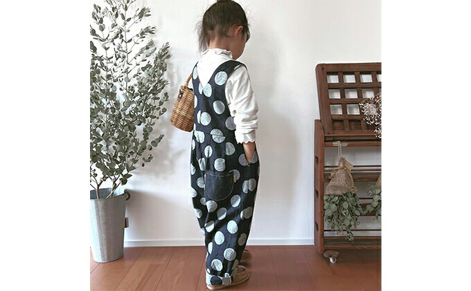 【ふるさと納税】「大きなドット」児島デニムのサロペット（90センチ） 　お届け：準備でき次第、順次発送いたします。※お申込・生産状況によってはお時間をいただく場合がございます。 サムネイル3