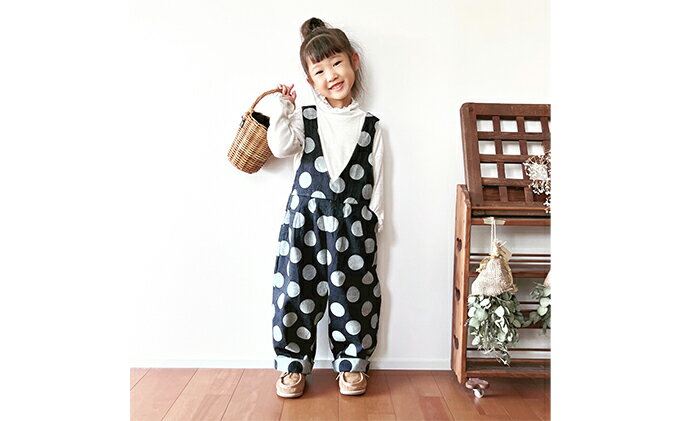 【ふるさと納税】「大きなドット」児島デニムのサロペット（110センチ） 　お届け：準備でき次第、順次発送いたします。※お申込・生産状況によってはお時間をいただく場合がございます。 サムネイル2