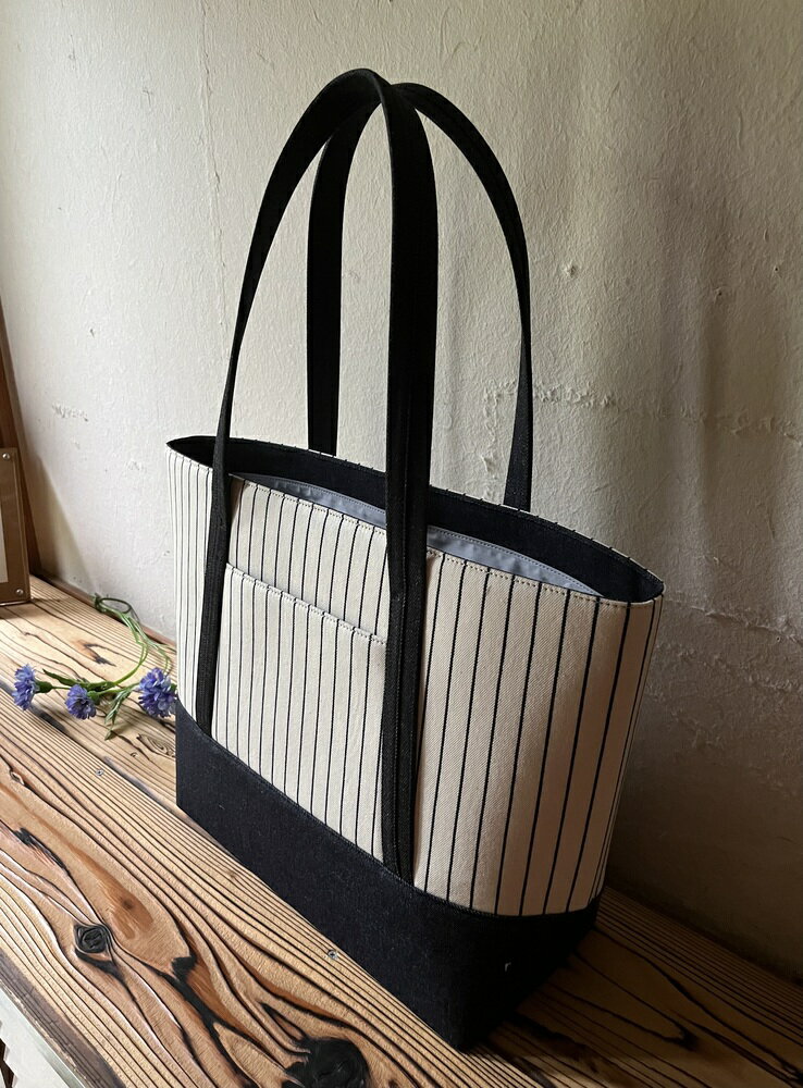 【ふるさと納税】【 マツコの知らない世界 】職人手作り AKIRA オリジナル 大きなトートバッグ レディスショルダータイプ ストライプ×濃紺デニム A4対応 大きい 大容量 日本製 キャンバス 肩掛け 通勤 上質 カジュアル 岡山県 奈義町 送料無料 サムネイル2