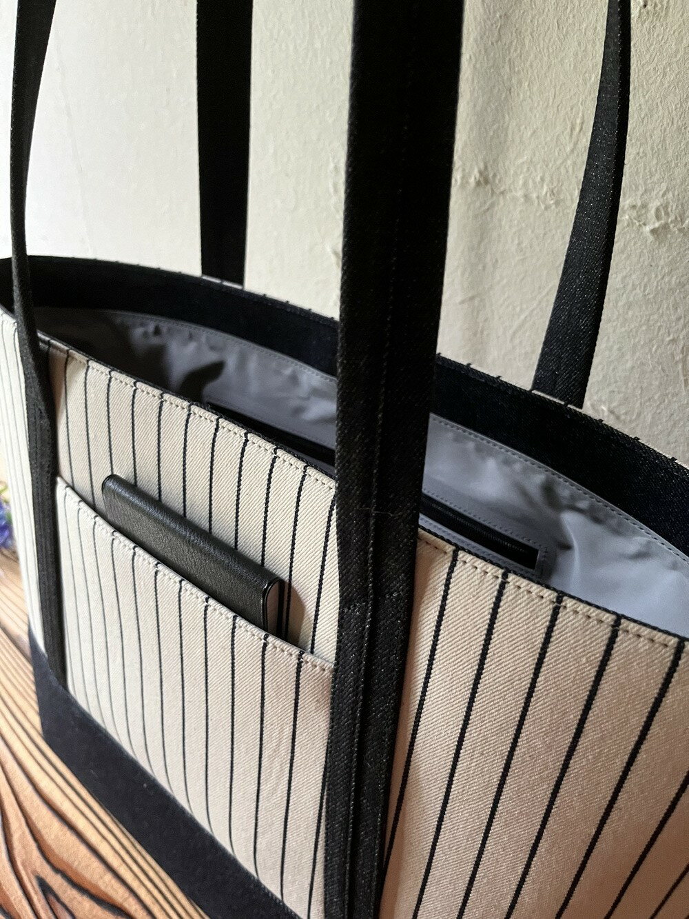 【ふるさと納税】【 マツコの知らない世界 】職人手作り AKIRA オリジナル 大きなトートバッグ レディスショルダータイプ ストライプ×濃紺デニム A4対応 大きい 大容量 日本製 キャンバス 肩掛け 通勤 上質 カジュアル 岡山県 奈義町 送料無料 サムネイル3