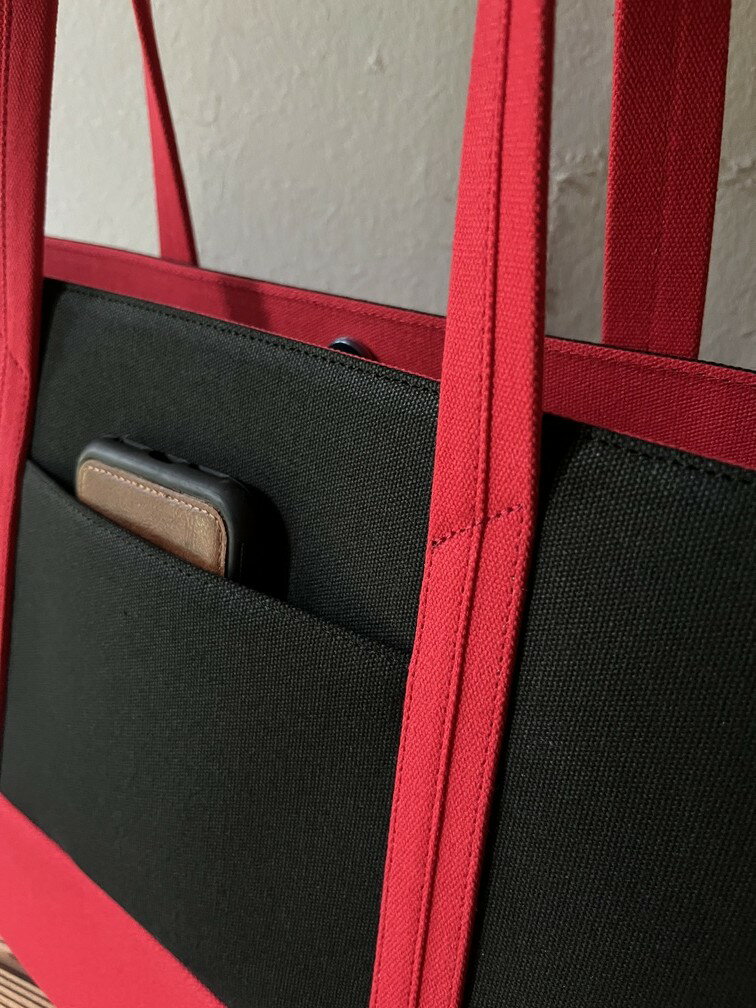 【ふるさと納税】【 マツコの知らない世界 】職人手作り AKIRA オリジナル 大きなトートバッグ メンズショルダータイプ 黒帆布×赤色帆布 A4対応 大容量 軽量 横型 日本製 キャンバス 肩掛け 通勤 通学 上質 オシャレ 岡山県 奈義町 送料無料 サムネイル3