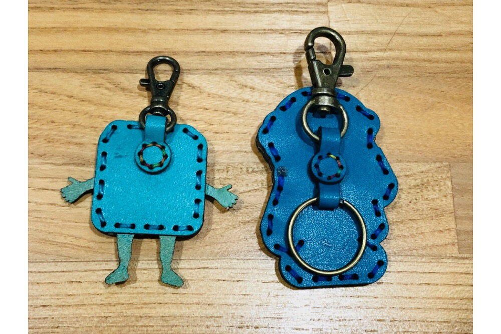 【ふるさと納税】 呉氏 ＆ 水兵さん レザー キーホルダー セット透明ケース入り 革 一点もの ゆるキャラ 広島県 呉市 サムネイル3