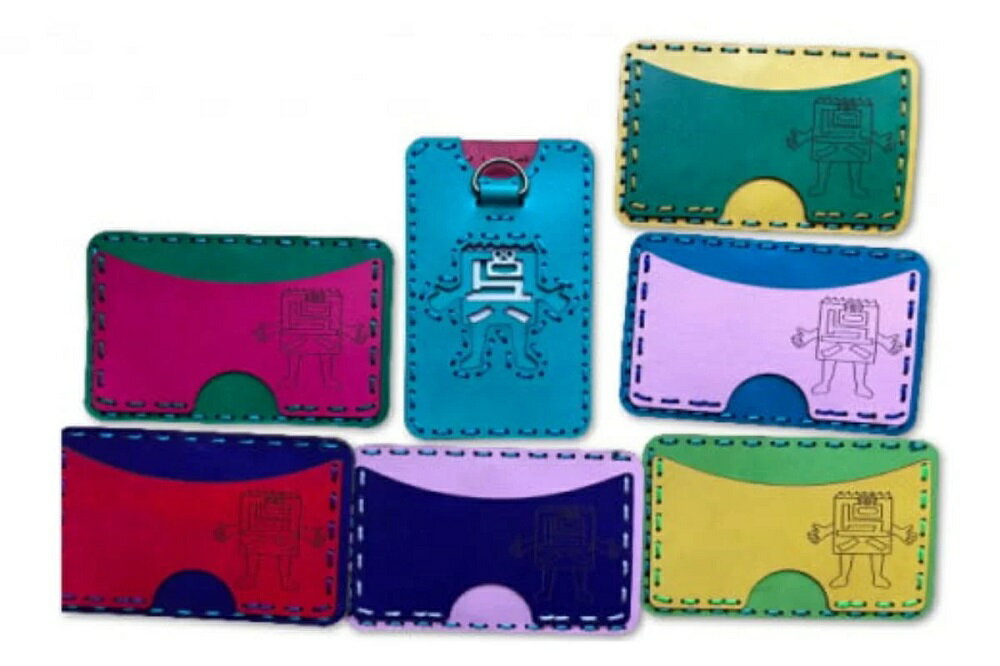 【ふるさと納税】呉氏 レザー パスケース (色指定不可) 1個色はおまかせ 透明ケース入り レザーグッズ 革 手作り 一点もの ゆるキャラ 広島県 呉市 サムネイル3