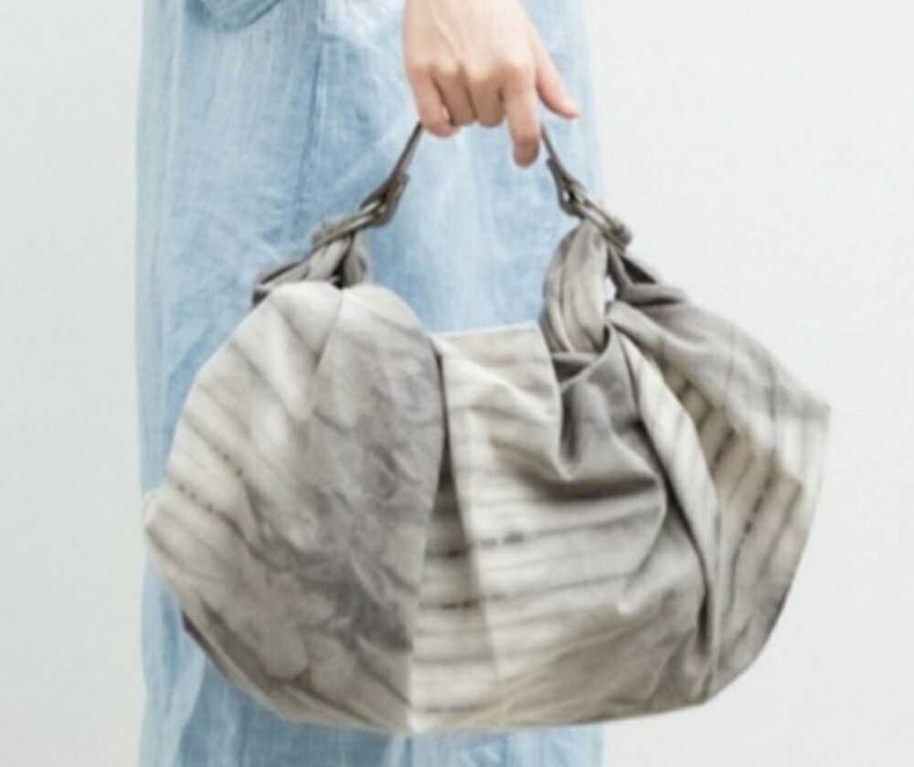 【ふるさと納税】ウオーク社 Fキャリー ふろしきハンド 尾道帆布草木染めセット（たぐり寄せ染め）染物 染め物 風呂敷 ふろしきバッグ バッグ ハンドル 持ち手 取っ手 おしゃれ 化粧箱入り 贈り物 ギフト プレゼント 送料無料 広島県 呉市 サムネイル2