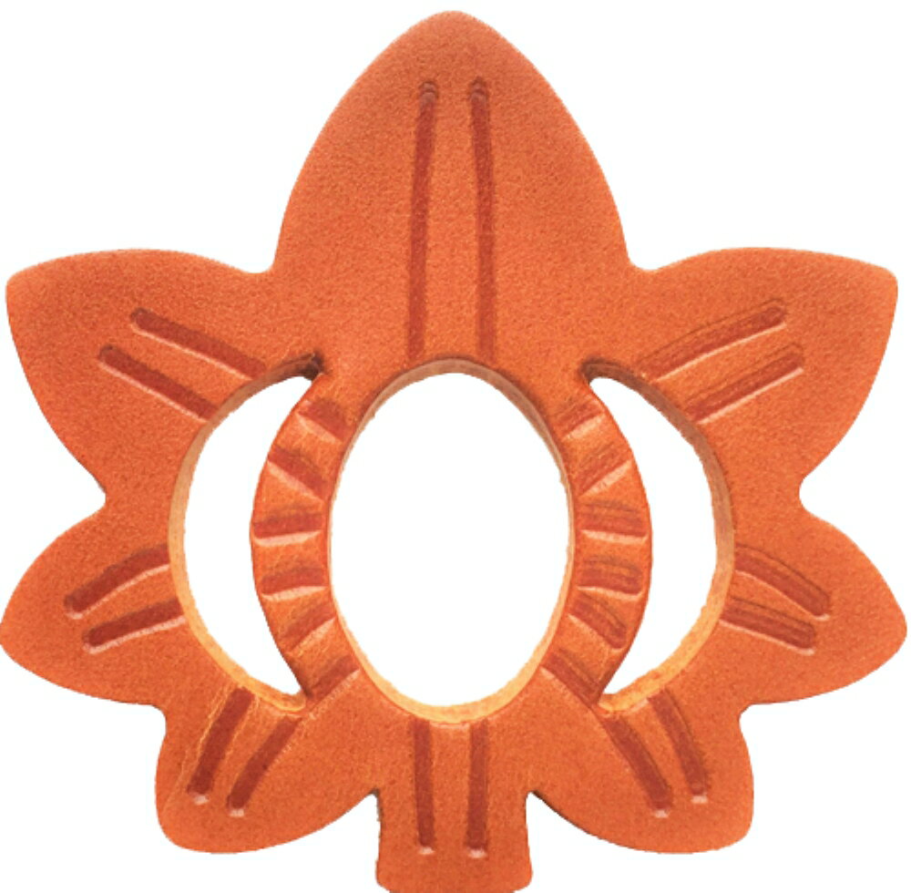 【ふるさと納税】ウオーク社 お包みtomekoセット もみじ (つばきアオネズ） 風呂敷 ふろしき 留め具 弁当入れ 弁当包み おしゃれ 可愛い かわいい 雑貨 オリジナル アクセサリー 広島 お土産 贈り物 ギフト プレゼント 送料無料 お試し 広島県 呉市 サムネイル2