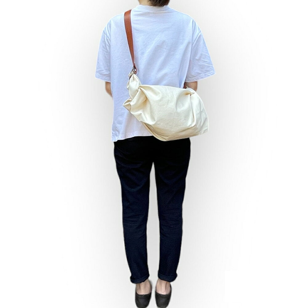 【ふるさと納税】ウオーク社 ふろしきショルダーセット 尾道帆布（キナリ）風呂敷 無地 ふろしきバッグ バッグ ハンドル 持ち手 取っ手 スナップピアス付き おしゃれ 可愛い かわいい シンプル ファッション ギフト プレゼント 送料無料 広島県 呉市 サムネイル3