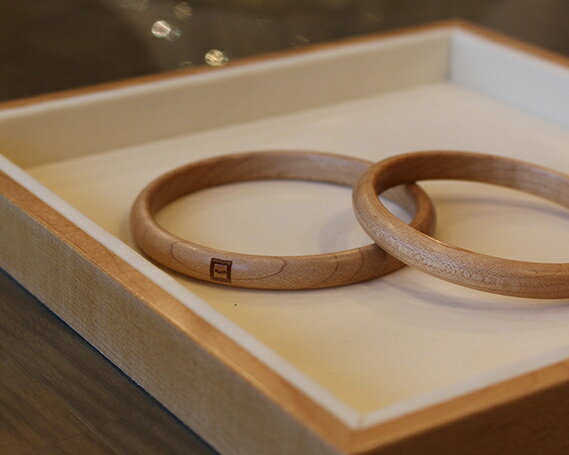 SHINBEY　バングル　ナチュラル　L［No.182］／ 木製 ハードメープル 無垢材 軽量 オイル仕上げ 金属アレルギー対応 送料無料 広島県