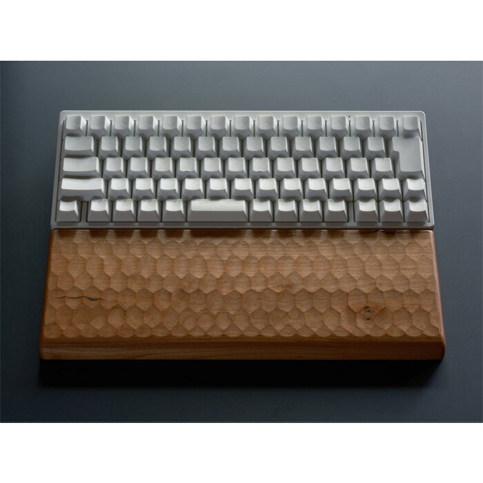 【ふるさと納税】HHKB専用亀甲名栗ブラックチェリー製パームレスト＆ルーフ 200g［No.452］／ キーボードルーフ カバー 木製 手作り 送料無料 広島県 サムネイル3