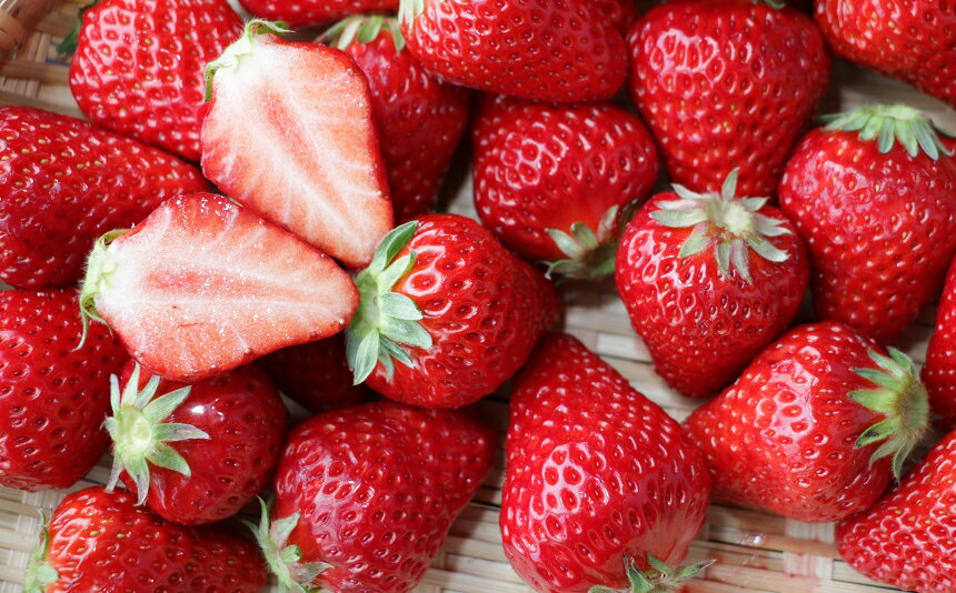 【ふるさと納税】【2026年1月下旬以降順次出荷・予約受付中】フルーツガーデンゆうのイチゴ「うずしおベリー」大粒30個 サムネイル3