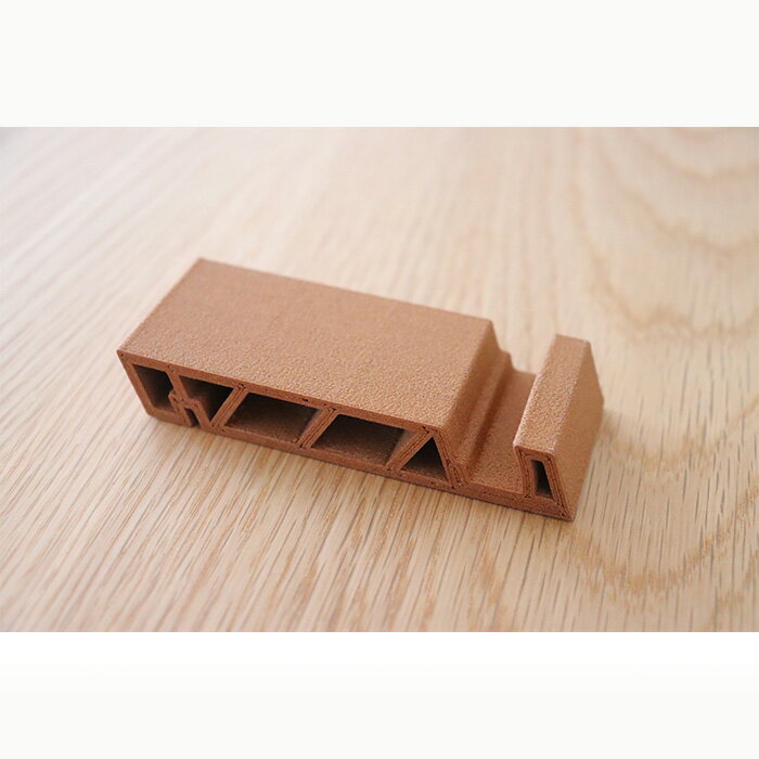 【ふるさと納税】木粉3Dプリントのスマホスタンド 1個 NW-10【徳島県 那賀町 木頭杉 スマホスタンド 木材活用 スマホ スマートフォン 持ち運び 自撮り ウェブ会議 ドラマ鑑賞 記録撮影 オフィス デスクワーク テレワーク 小物 携帯 雑貨 杉 おうち時間】 サムネイル2