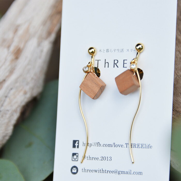 【ふるさと納税】木のアクセサリー 桜 イヤリング K16GP ゆらなみ【徳島県 那賀町 ジュエリー アクセサリー イヤリング レディース ハンドメイド 木のアクセサリー ギフト プレゼント ThREE スリー スリーアクセサリー 木と暮らす生活スリー】TR-15-2 サムネイル2