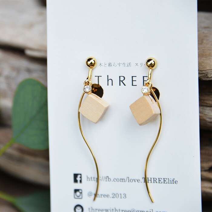 【ふるさと納税】木のアクセサリー 銀杏 イヤリング K16GP ゆらなみ【徳島県 那賀町 ジュエリー アクセサリー イヤリング レディース ハンドメイド 木のアクセサリー ギフト プレゼント ThREE スリー スリーアクセサリー 木と暮らす生活スリー】TR-17-2 サムネイル2