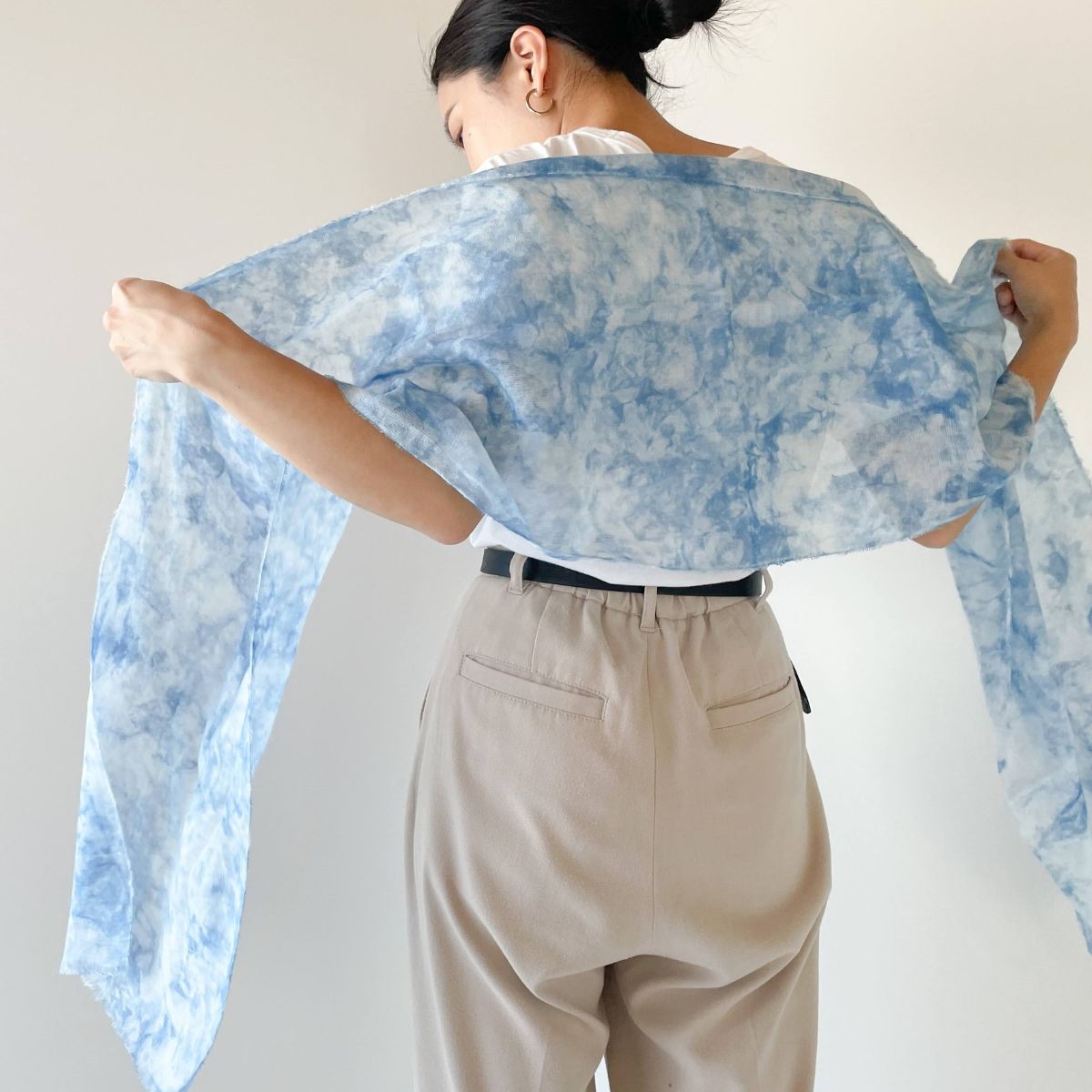 【ふるさと納税】 マフラー オーガニックコットン 藍染 叢雲柄 あまべ藍 綿 コットン 男女兼用 バレンタイン ギフト プレゼント ファッション おしゃれ オシャレ 贈答 サムネイル2