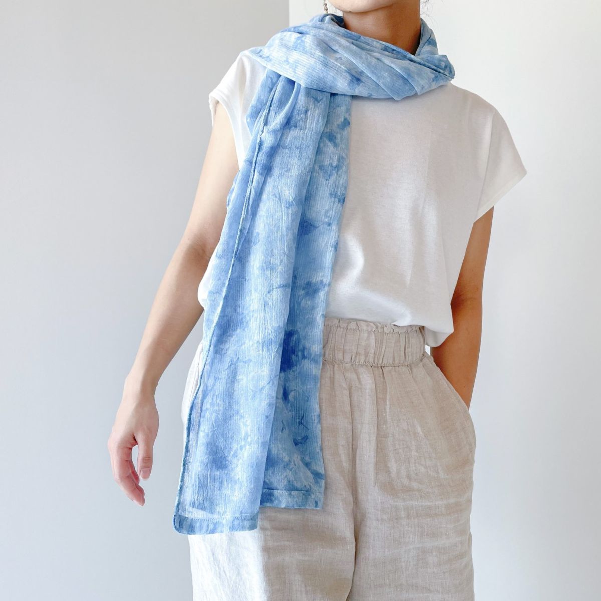 【ふるさと納税】 ストール シフォン 藍染 叢雲柄 あまべ藍 ギフト プレゼント ファッション おしゃれ オシャレ 贈答 サムネイル2