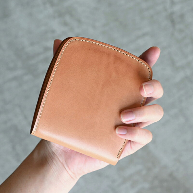 【ふるさと納税】【選べるカラー】 コードバン & ブッテーロ シェル型二つ折り財布 全5色 ナチュラル バーガンディー ディープブルー グリーン ブラック 財布 二つ折り財布 牛革 革 香川県 琴平町 四国 F5J-1053var サムネイル3