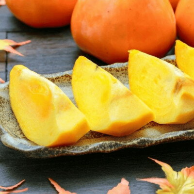 【ふるさと納税】《八幡浜特産 国内最大級の 柿》 富士柿 10kg【D20-2】_ 柿 国産 フルーツ 果物 くだもの 人気 大きい 愛媛 旬 産地直送 産直 種なし 甘柿 スイーツ デザート おやつ コリコリ おすすめ 【1094599】 サムネイル2