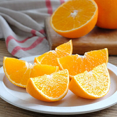 【ふるさと納税】【2025年発送】紅まどんなと同品種 愛媛果試28号 ギフトボックス入り6～8個(のし あり/なし)_ みかん ミカン 蜜柑 まごころまどんな 果物 くだもの フルーツ 希少 甘い おいしい かんきつ【G1346971】 サムネイル2