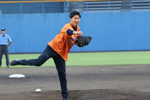 マンダリンパイレーツ公式戦始球式権
