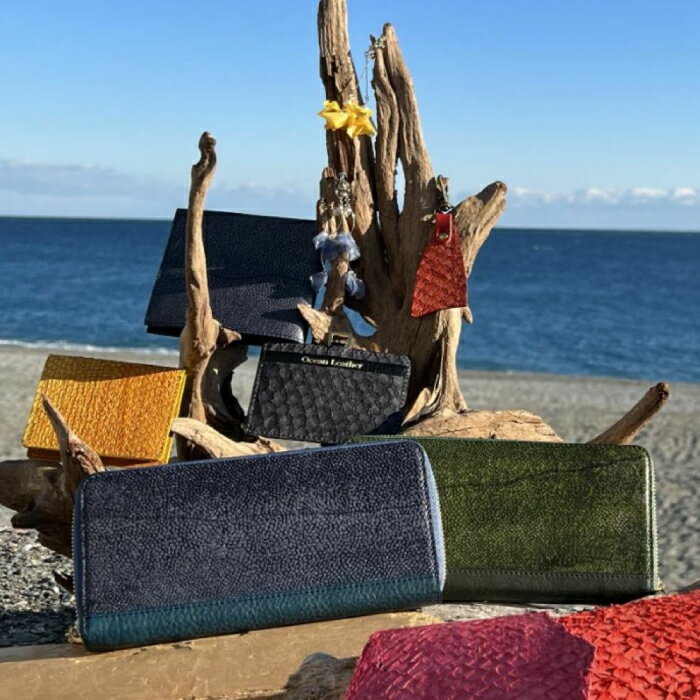 【ふるさと納税】【Ivory Black】Ocean Leather ラウンドファスナー長財布【ブリ】【興洋フリーズ株式会社】[ATBX073-03] サムネイル2