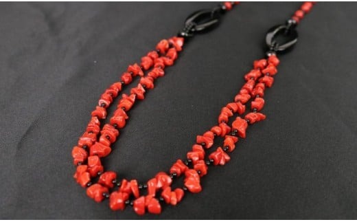赤珊瑚とオニキスのロングデザインネックレス | アクセサリー ネックレス ジュエリー 珊瑚 赤珊瑚 宝石 サンゴ プレゼント クリスマス バレンタイン カジュアル レディース 贈答用 人気 高価 高級 ふるさと納税サンゴ ふるさと納税ネックレス 高知県 室戸市