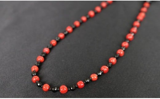【ふるさと納税】 赤珊瑚とオニキスのロングデザインネックレス | アクセサリー ネックレス ジュエリー 珊瑚 赤珊瑚 宝石 サンゴ プレゼント クリスマス バレンタイン カジュアル レディース 贈答用 人気 高価 高級 ふるさと納税サンゴ ふるさと納税ネックレス 高知県 室戸市 サムネイル3