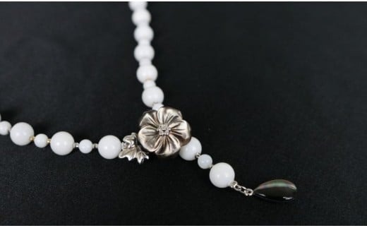 【ふるさと納税】 白珊瑚のロングネックレス | アクセサリー ネックレス ジュエリー 珊瑚 赤珊瑚 宝石 サンゴ プレゼント クリスマス バレンタイン カジュアル レディース 贈答用 人気 高価 高級 おすすめ ふるさと納税サンゴ ふるさと納税ネックレス 高知県 室戸市 サムネイル3