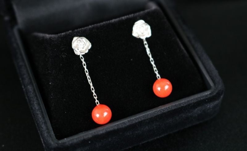 赤サンゴ ぶら下がりピアス | アクセサリー ネックレス ジュエリー 珊瑚 赤珊瑚 宝石 サンゴ プレゼント クリスマス バレンタイン カジュアル レディース 贈答用 人気 高価 高級 おすすめ ふるさと納税サンゴ ふるさと納税ネックレス 高知県 室戸市