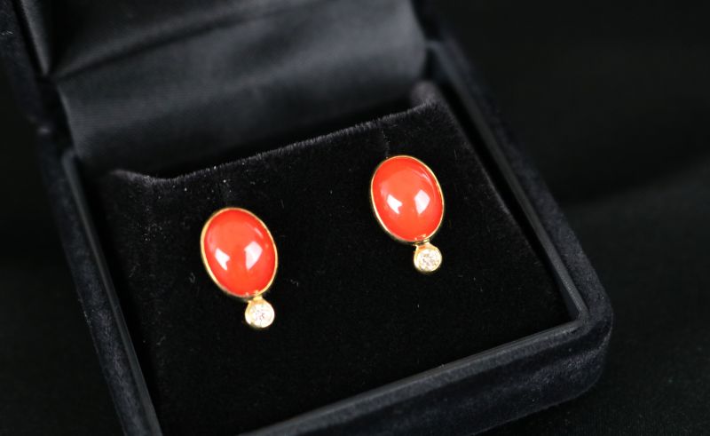赤サンゴ と ダイヤモンド K18ピアス | アクセサリー ピアス ジュエリー 珊瑚 赤珊瑚 宝石 サンゴ プレゼント クリスマス バレンタイン カジュアル レディース シンプル 贈答用 人気 金 ゴールド おすすめ ふるさと納税宝石 高知県 室戸市