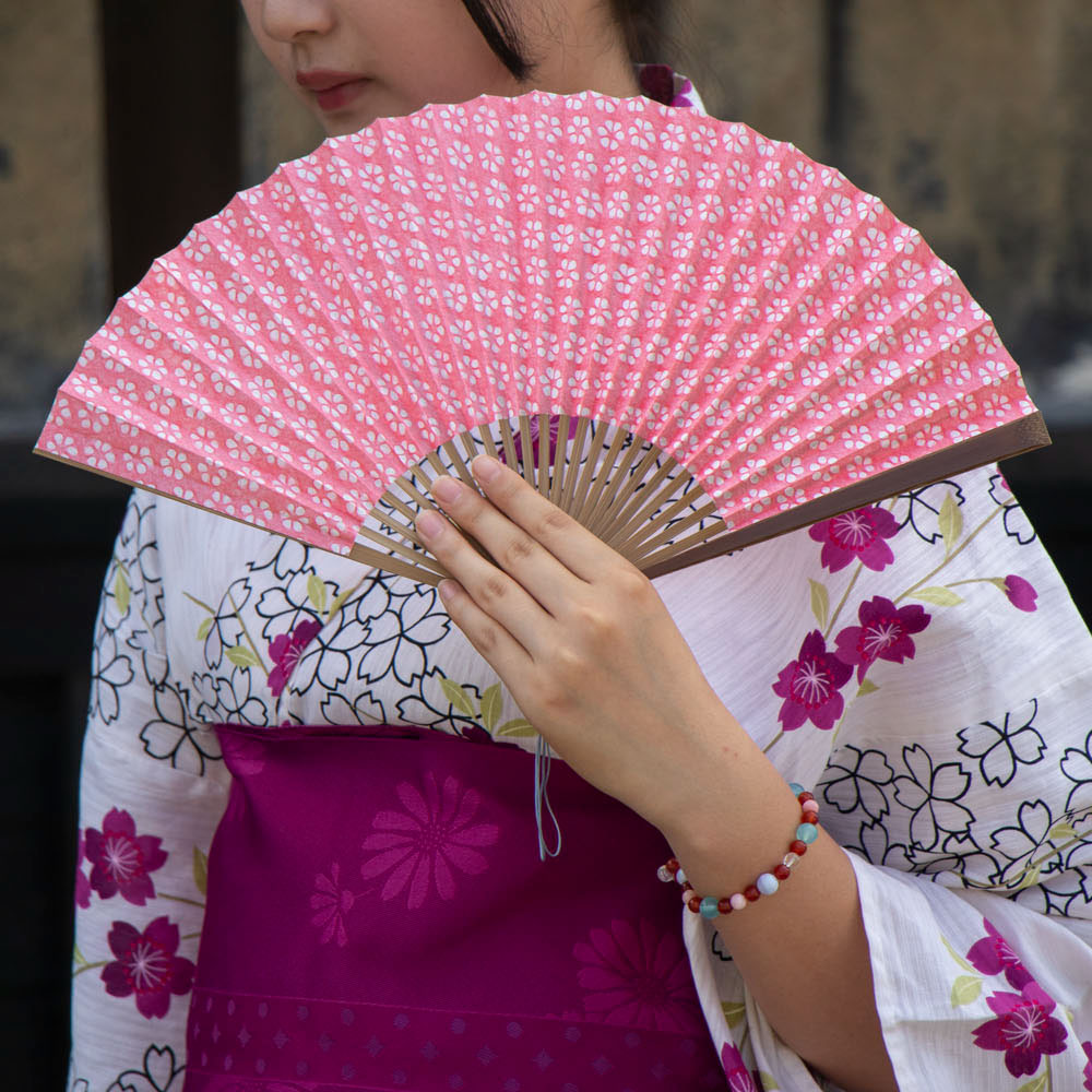 【ふるさと納税】土佐和紙 扇子Ori 小梅 紅花 布製扇子袋 桐箱付き せんす センス 京扇子 土佐珊瑚 落水和紙 寿恵廣 すえひろ 高級 おしゃれ ビジネス 和服 浴衣 着物 和装小物 プレゼント ギフト 贈答 高知県 高知 土佐市 ふるさとのうぜい 故郷納税 返礼品 サムネイル2
