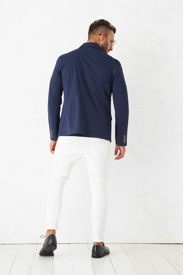 【ふるさと納税】 シームレス テーラード ジャケット 快適 着心地 アウター スーツ ビジネス カジュアル メンズ レディース 春 秋 冬 オールシーズン 無縫製 ストレッチ 伸縮性 軽量 上品 おしゃれ フォーマル 通勤 通学 結婚式 二次会 パーティー 宿毛市 高知県 108000円 サムネイル3