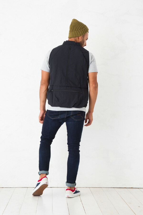 【ふるさと納税】 手ぶらでお出かけ ハコベストトラベル メンズ ブラック M L ベスト 旅行 トラベルグッズ 便利グッズ アウトドア キャンプ フェス 多機能 ポケット 収納 軽量 コンパクト 撥水 ハンズフリー 父の日 ギフト プレゼント 宿毛市 高知県 60000円 サムネイル2