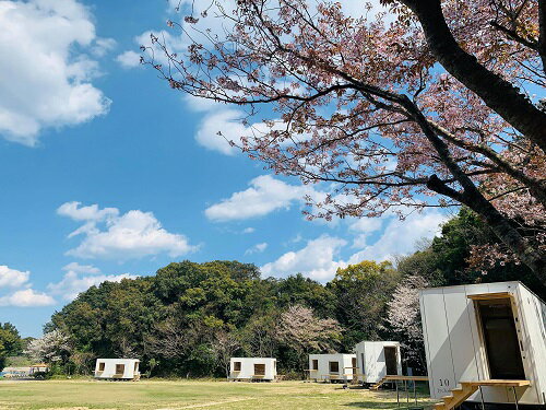 【ふるさと納税】スノーピーク土佐清水キャンプフィールド宿泊券（1泊 大人2名）～住箱フルパッケージプラン～旅行券 トラベル 限定Tシャツ2枚＆エコカップ2個の特典付 観光 高知 旅行 国内旅行 宿泊券 一泊 アウトドア 土佐清水市 高知県 高知 旅 観光地 snowpeak【R00738】 サムネイル2
