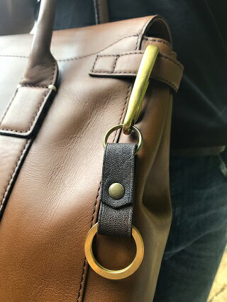 【ふるさと納税】鹿革と真鍮のベルトフックキーホルダー【焦茶】革小物 レザー キーリング 革製品 ハンドメイド レザークラフト ブラウン アクセサリー お洒落 おしゃれ 金属 タンニン ギフト プレゼント 高知県 高知 土佐清水 故郷納税 ふるさとのうぜい 返礼品【R00461】 サムネイル2