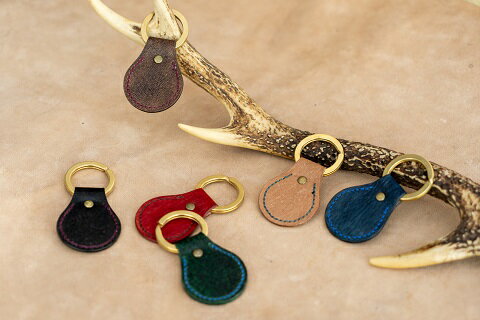 【ふるさと納税】鹿革と真鍮のキーホルダー【深緑】革小物 革製品 レザー ハンドメイド レザークラフト キーリング 鍵 メンズ小物 アクセサリー おしゃれ 金属 植物性タンニン ギフト プレゼント 高知県 高知 土佐清水 故郷納税 ふるさとのうぜい 返礼品【R00302】 サムネイル2