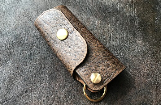 【ふるさと納税】鹿革のキーケース（スピーディー振り出し式）【焦茶】鍵ケース 革小物 革製品 レザー ハンドメイド レザークラフト キーリング アクセサリー お洒落 金属 植物性タンニン ギフト 25000円 高知県 高知 土佐清水 故郷納税 ふるさとのうぜい 返礼品【R00554】 サムネイル3