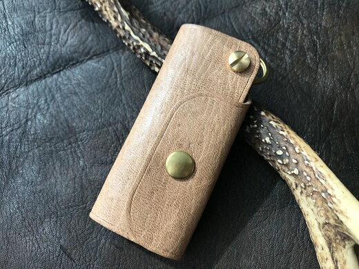 【ふるさと納税】鹿革のキーケース（スピーディー振り出し式）【無染色】鍵ケース 革小物 革製品 レザー ハンドメイド レザークラフト キーリング アクセサリー お洒落 植物性タンニン ギフト 25000円 高知県 高知 土佐清水 故郷納税 ふるさとのうぜい 返礼品【R00557】 サムネイル2