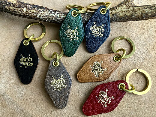 【ふるさと納税】鹿革と真鍮のキーホルダー【焦茶】（ブランドロゴ入り）革小物 革製品 レザー 刻印キーリング キーホルダー ハンドメイド 手縫い レザークラフト おしゃれ お洒落 植物性タンニン ギフト 高知県 高知 土佐清水 故郷納税 ふるさとのうぜい 返礼品【R00170】 サムネイル3