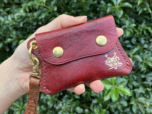 【ふるさと納税】鹿革の小銭入れ ストラップ付【ロゴ入り 赤】ミニ財布 さいふ コインケース レザー 革小物 革製品 ハンドメイド レザークラフト ウォレット お洒落 金属 植物性タンニン ギフト プレゼント 鞣し 高知県 高知 土佐清水 故郷納税 ふるさとのうぜい【R00689】 サムネイル2