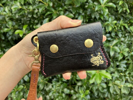 【ふるさと納税】鹿革の小銭入れ ストラップ付【ロゴ入り 黒】ミニ財布 さいふ コインケース レザー 革小物 革製品 ハンドメイド レザークラフト ウォレット お洒落 金属 植物性タンニン ギフト プレゼント 鞣し 高知県 高知 土佐清水 故郷納税 ふるさとのうぜい【R00685】 サムネイル2