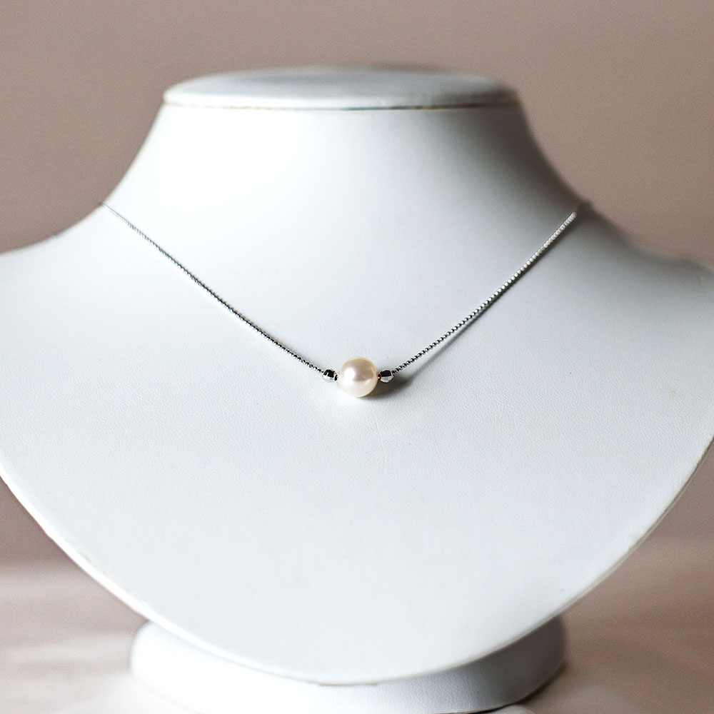 【ふるさと納税】あこや本真珠 ミラーボール付 シルバーチェーン ネックレス（8.5mm～8.9mm）ホワイトピンクカラー 簡易保管ケース付 ペンダント パール アクセサリー プレゼント 母の日 贈り物 ギフト 6月誕生石 かわいい おしゃれ 冠婚葬祭 入学式 宝石 高知【R01522】 サムネイル2