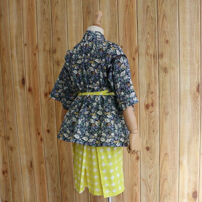 【ふるさと納税】子ども甚平（patipati） 110～120cm 紺色小花柄×北欧風イエロードット柄 甚平 じんべい ファッション 子供服 キッズ服 香美市 高知県 送料無料 サムネイル2