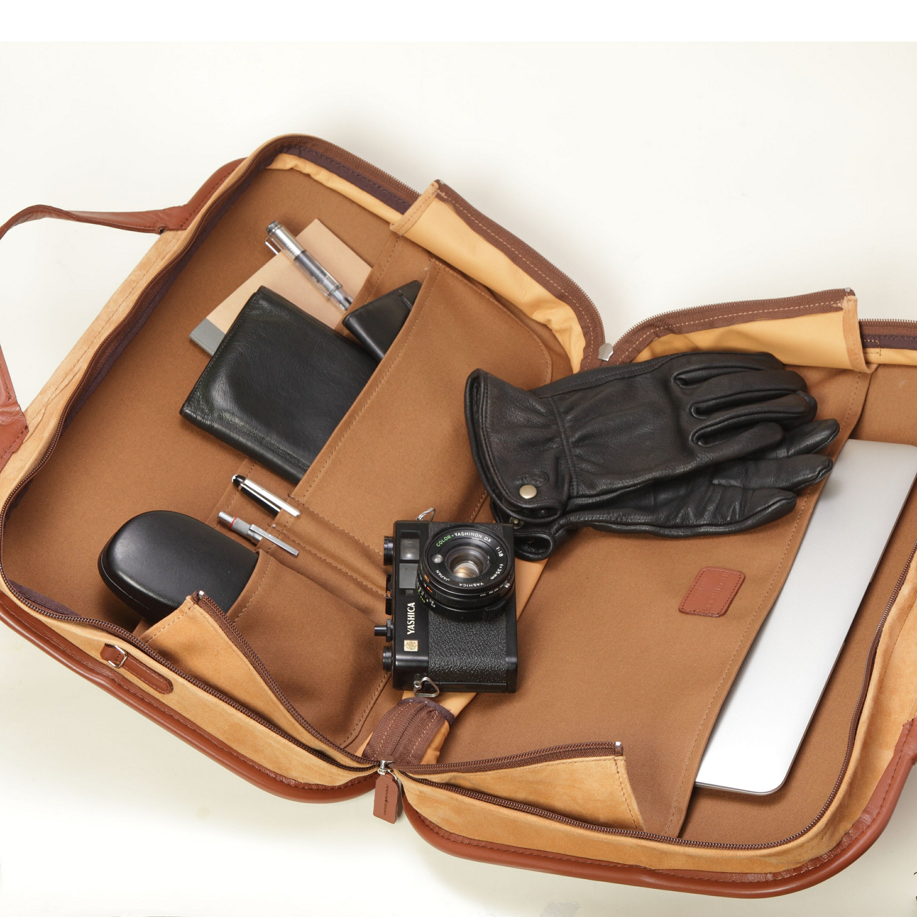 【ふるさと納税】 木製 ビジネスバッグ monacca-bag/Roots Land（ブラウン） 木のバッグ 個性的 カバン 鞄 B4サイズ対応 スギ 木製品 メンズ レディース ファッション 送料無料 母の日 父の日 高知県 馬路村 [399] サムネイル2